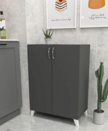 Praktická komoda DEKOR je v elegantnom a modernom prevedení. Vďaka farebnému prevedeniu dokonale zapadne do rôznych interiérov. Táto moderná komoda je vyrobená z kvalitných LTD dosiek, ktoré sú nenáročné na údržbu. Ich hrúbka je 18 mm. Farba: antracit.Komoda je dvojdverová, vo vnútri sa nachádzajú police na uloženie vášho oblečenia a podobne.Rozmery komody:Výška: 88 cmŠírka: 72 cmHĺbka: 32,5 cmVýška medzi policami: 17,5 cmVýška chodidla: 12 cmDodávame v demontovanom stave. 