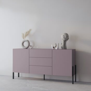 Sektor DEKTON je charakteristický svojim elegantným prevedením a čistými líniami. Výrazným prvkom nábytku sú nožičky, vyrobené z kovu. Sú v čiernej farbe. Nábytok DEKTON je vyrobený z kvalitných LTD dosiek, ktoré sa jednoducho udržiavajú, s ABS hranami.Kombinovaná komoda je dvojdverová. Má 2 praktické zásuvky.Rozmery (š,v,h): 184 x 90 x 40 cm.Farba: slivkaDodávame v demontovanom stave.