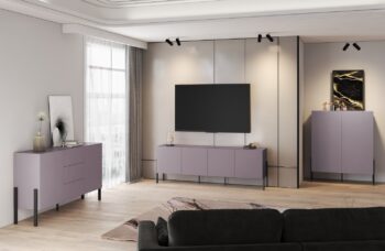 Sektor DEKTON je charakteristický svojim elegantným prevedením a čistými líniami. Výrazným prvkom nábytku sú nožičky, vyrobené z kovu. Sú v čiernej farbe. Nábytok DEKTON je vyrobený z kvalitných LTD dosiek, ktoré sa jednoducho udržiavajú, s ABS hranami.Komoda je dvojdverová.Rozmery (š,v,h): 114 x 135 x 40 cm.Farba: slivkaDodávame v demontovanom stave.