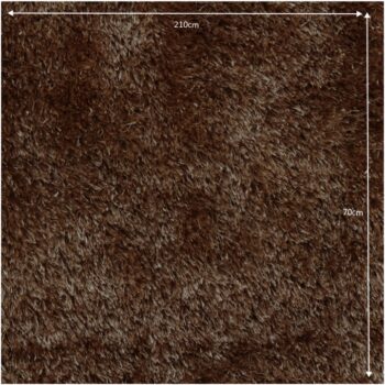 Chlpatý maznáčik a výborná dekorácia zároveň. Koberec DELAND je dokonalým nástrojom pre vytvorenie tepla domova. Jeho jemnosť a krásna hnedozlatá farba si získa Váš obdiv. Materiál pozostávajúci zo 100% polyesteru a výška vlasu 2,4 cm zase ulahodia Vašim nôžkam. Rozmery koberca sú (ŠxD): 70x210 cm,…