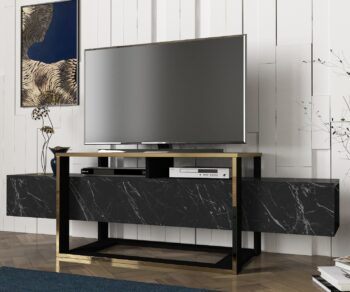 Očarujúci dizajnový TV stolík DELUXE BIANCO sa vyznačuje netradičným tvarom a štýlovou kombináciou farieb. Stredová konštrukcia v zlatej farbe oživý čierny mramorový dizajn a dodáva produktu punc luxusu. Po bokoch stolíka sú praktické otvorené skrinky, ktoré vám poslúžia ako úložný priestor. S týmto stolíkom zaručene očaríte každú návštevu. Stolík je vyrobený z kvalitnej LTD dosky ktorá je nenáročná na údržbu. Farebné prevedenie: čierny mramor / zlatáCelkové rozmery: (š/v/h)  160 x 49,8 x 46,1 cm (podrobnejšie rozmery v nákrese)Dodávame v demonte. 