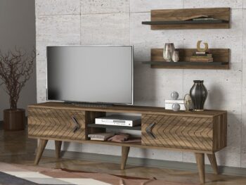 Zaujímavý TV stolík DELUXE LEGATO sa vďaka svojmu prírodnému prevedeniu výborne hodí do interiérov ladených v orientálnom štýle, ale tiež do moderného bývania aj vďaka štýlovým nožičkám. Je charakteristický výraznou kresbou dreva, ktorá je doplnená dekoratívnymi prvkami na čelách dvierok a zaujímavými úchytmi.  Skrinka poskytuje dostatok úložného priestoru vo forme otvorených políc ako aj zatvorených skriniek. Súčasťou TV stolíka sú aj praktické závesné police, ktoré ideálne poslúžia na vystavenie dekorácií či kníh. Farebné prevedenie: orechRozmery TV stolíka: (š/v/h) 150 x 45,5 x 30 (ďalšie rozmery v nákrese)Dodávame v demonte. 