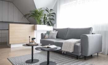 Oddýchnite si. Posaďte sa na rozkladaciu pohovku s úložným priestorom DENA a prečítajte si zaujímavú knihu, doprajte si lahodnú kávu, zapnite si televíziu, či strávte čas s Vašou rodinou alebo návštevou. Táto pohovka Vám dopraje pohodlie, ktoré si želáte. Dizajnovo jednoduchým a tradičným štýlom sa…