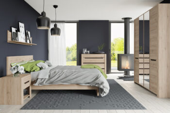 Komoda je súčasťou moderného sektoru DESIRE, ktorý je charakteristický svojim elegantným prevedením. Je vhodný do rôznych typov interiérov.Komoda je vyrobená z kvalitných LTD dosiek, ktoré sú nenáročné na údržbu. Na otváranie dvierok má namiesto úchytov dekoratívny výrez. Farebné prevedenie je v imitácii dreva dub san remo.Komoda je dvojdverová. Vo vnútri sa nachádzajú police. Rozmery (š,v,h): 118 x 148 x 42.V našej ponuke nájdete aj ďalšie prvky sektoru DESIRE.Desire je atraktívny sektor, ktorý má v ponuke množstvo prvkov, z ktorých si môžete vytvoriť štýlovú obývačku, spálňu či jedáleň. Svojim prevedením poteší aj náročnejších zákazníkov.Dodávame v demontovanom stave. 