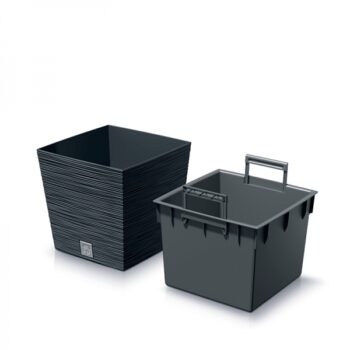 Hľadáte zaujímavý prvok či doplnok do obývačky, ktorý ju razom premení na pokojné elegantné miesto? Vhodným riešením, ktorý dokonale oživí interiér, či otvorený priestor, sa stane nízky plastový kvetináč DFS240 24 cm vo farebnom prevedení antracit, so zaujímavou, neprehliadnuteľnou prúžkovanou…