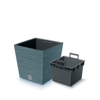 Hľadáte zaujímavý prvok či doplnok do obývačky, ktorý ju razom premení na pokojné elegantné miesto? Vhodným riešením, ktorý dokonale oživí interiér, či otvorený priestor, sa stane nízky plastový kvetináč DFS300 29,5 cm vo farebnom prevedení modrá, so zaujímavou, neprehliadnuteľnou prúžkovanou…