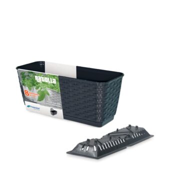 Plastový balkónový kvetináč DRL400PW 38,6 cm je obdĺžnikový kvetináč s textúrou imitujúcou vypletaný umelý ratan v krásnom prevedení antracit. Jeho súčasťou je praktická priehradka, ktorá sa postará o správne zavlažovanie rastlín. Predlžuje čas, počas ktorého je pôda vlhká, šetrí vodu menším…