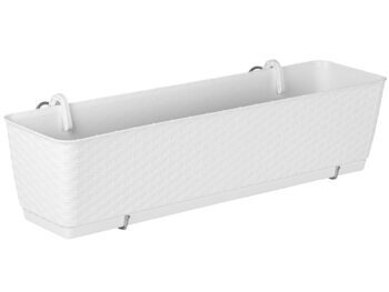 Plastový balkónový kvetináč DRL500PW 49,2 cm je obdĺžnikový kvetináč s textúrou imitujúcou vypletaný umelý ratan v krásnom prevedení biela. Jeho súčasťou je praktická priehradka, ktorá sa postará o správne zavlažovanie rastlín. Predlžuje čas, počas ktorého je pôda vlhká, šetrí vodu menším…