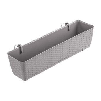 Plastový balkónový kvetináč DRL500PW 49,2 cm je obdĺžnikový kvetináč s textúrou imitujúcou vypletaný umelý ratan v krásnom prevedení mocca. Jeho súčasťou je praktická priehradka, ktorá sa postará o správne zavlažovanie rastlín. Predlžuje čas, počas ktorého je pôda vlhká, šetrí vodu menším…