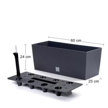 Elegantným, estetickým a funkčným doplnkom Vašej záhrady, terasy, balkónov či interiéru sa stane štýlový samozavlažovací plastový kvetináč DRTC600 60 cm. Vyznačuje sa svojou neprehliadnuteľnou textúrou imitujúcou vypletaný prírodný ratan a vďaka jeho rozmerom (ŠxHxV): 60x25x24 cm v ňom môžete…