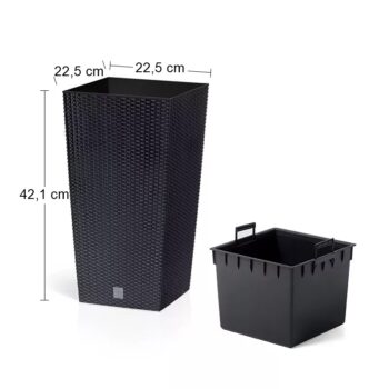 DRTS225 22,5 cm je vysoký, hranatý plastový kvetináč, ktorý sa vyznačuje svojou neprehliadnuteľnou textúrou imitujúcou prírodný ratanový výplet. Bude elegantným, estetickým a funkčným doplnkom Vašej záhrady, terasy, balkónov či interiéru. Rozmery tohto jedinečného doplnku sú (ŠxHxV): 22,5x22,5x42,1…