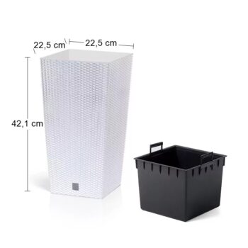 DRTS225 22,5 cm je vysoký, hranatý plastový kvetináč, ktorý sa vyznačuje svojou neprehliadnuteľnou textúrou imitujúcou prírodný ratanový výplet. Bude elegantným, estetickým a funkčným doplnkom Vašej záhrady, terasy, balkónov či interiéru. Rozmery tohto jedinečného doplnku sú (ŠxHxV): 22,5x22,5x42,1…