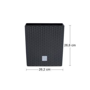 DRTS265L 26,5 cm je nízky, hranatý plastový kvetináč, ktorý sa vyznačuje svojou neprehliadnuteľnou textúrou imitujúcou prírodný ratanový výplet. Bude elegantným, estetickým a funkčným doplnkom Vašej záhrady, terasy, balkónov či interiéru. Rozmery tohto jedinečného doplnku sú (ŠxHxV): 26,2x26,2x26,6…