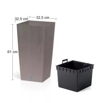 DRTS325 32,5 cm je vysoký, hranatý plastový kvetináč, ktorý sa vyznačuje svojou neprehliadnuteľnou textúrou imitujúcou prírodný ratanový výplet. Bude elegantným, estetickým a funkčným doplnkom Vašej záhrady, terasy, balkónov či interiéru. Rozmery tohto jedinečného doplnku sú (ŠxHxV): 32,5x32,5x61…