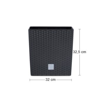 DRTS325L 32,5 cm je nízky, hranatý plastový kvetináč, ktorý sa vyznačuje svojou neprehliadnuteľnou textúrou imitujúcou prírodný ratanový výplet. Bude elegantným, estetickým a funkčným doplnkom Vašej záhrady, terasy, balkónov či interiéru. Rozmery tohto jedinečného doplnku sú (ŠxHxV): 32x32x32,5 cm…