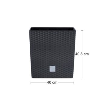 DRTS400L 40 cm je nízky, hranatý plastový kvetináč, ktorý sa vyznačuje svojou neprehliadnuteľnou textúrou imitujúcou prírodný ratanový výplet. Bude elegantným, estetickým a funkčným doplnkom Vašej záhrady, terasy, balkónov či interiéru. Rozmery tohto jedinečného doplnku sú (ŠxHxV): 40x40x40,8 cm…