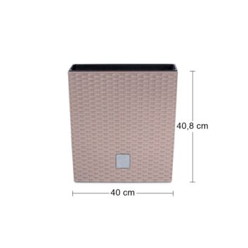 DRTS400L 40 cm je nízky, hranatý plastový kvetináč, ktorý sa vyznačuje svojou neprehliadnuteľnou textúrou imitujúcou prírodný ratanový výplet. Bude elegantným, estetickým a funkčným doplnkom Vašej záhrady, terasy, balkónov či interiéru. Rozmery tohto jedinečného doplnku sú (ŠxHxV): 40x40x40,8 cm…