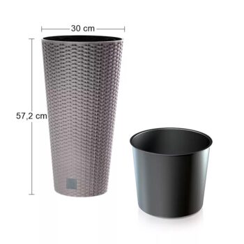 DRTUS300 30 cm je vysoký, štíhly plastový kvetináč, ktorý sa vyznačuje svojou neprehliadnuteľnou textúrou imitujúcou prírodný ratanový výplet. Bude elegantným, estetickým a funkčným doplnkom Vašej záhrady, terasy, balkónov či interiéru. Rozmery tohto jedinečného doplnku sú (ŠxHxV): 30x30x57,2 cm…
