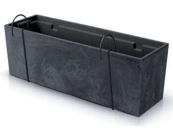 Jednoduchý tvar a elegancia plastového balkonového kvetináča DUC600EW 58 cm v prevedení antracit, s pridaným betónovým efektom, sa bude nádherne vynímať na Vašom balkóne. Jeho súčasťou sú aj kovové háčiky, pomocou ktorých kvetináč jednoducho zavesíte. Je precízne spracovaný, vyrobený z odolného, na…