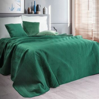 Decentný prehoz v zelenej farbe Šírka: 230 cm | Dĺžka: 260cm Šírka: 230 cm | Dĺžka: 260cm