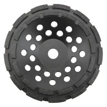 Diamantový kotúč s vonkajším priemerom 125 mm na brúsenie povrchov z minerálnych materiálov (betón, kameň, žula, mramor...). Dvojitý segment umožňuje efektívne a presné brúsenie minerálnych povrchov. Montáž kotúča je prispôsobená na prácu s uhlovými brúskami.