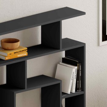 Regál ALVA: Moderná knižnica pre vašu obývaciu izbu Typ tovaru: Regál, knižnica Materiál: Melamín, VT laminát Rozmery: 129 x 125 x 22 cm Farba: Antracit Hrúbka materiálu: 18mm Zariaďte svoju obývaciu izbu štýlovou a dizajnovou knižnicou ALVA. S rozmermi 129 x 125 x 22 cm sa perfektne zmestí do každého moderného interiéru. Tento regál je vyrobený z vysoko kvalitného melamínu a VT laminátu, čo mu dodáva odolnosť a dlhú životnosť.  Moderný a dizajnový vzhľad Vhodné do obývačky < li>4 priestranné police pre vaše knihy alebo dekorácie Odolná konštrukcia s hrúbkou materiálu 18mm Jednoduchá montáž a údržba  Prineste do svojho domova kúsok luxusu s knižnicou ALVA.