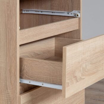 Komoda B52-120: Moderná elegancia v odtieni dub Sonoma Zoznámte sa s B52-120, luxusnou komodou, ktorá kombinuje moderný dizajn s praktickosťou. Ideálna pre každú spálňu alebo obývacia izba, ktorá potrebuje štipku elegancie a funkčnosti.  Typ tovaru: Komoda , skrinka Materiál: Kvalitné LTD Rozmer: 77 x 120 x 40 cm < strong>Farba: Teplý odtieň dub Sonoma Vybavenie: 1 zásuvka pre pohodlné skladovanie Štýl: Moderné a dizajnové prevedenie Počet dverí: 1 dverové - ľahký a rýchly prístup k vašim obľúbeným veciam Počet políc: 6, pre premyslenú organizáciu a úschovu  Posaďte svoj domov do nového svetla s komodou B52-120 a zaraďte kúsok nábytku, ktorý skvele vyzerá a zároveň skvele slúži. >
