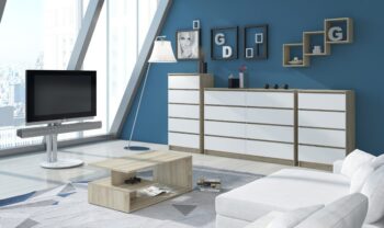 Komoda MELLOOW140: Úložná elegancia pre moderné interiéry Chcete pridať do svojej spálne alebo obývacej izby nábytok, ktorý kombinuje moderný dizajn s praktickosťou? MELLOOW140 je komoda, ktorá splní vaše očakávania v každom detaile.  Typ tovaru: Komoda, skrinka < strong>Materiál: Kvalitné LTD Rozmer: 77 x 138 x 40 cm - ideálna veľkosť pre váš priestor Farba:  Elegantný dub Sonoma kombinovaný s čisto bielou Vybavenie: 6 priestranných zásuviek a mnoho ďalšieho Štýl: Moderné , dizajnové riešenie  S MELLOOW140 získate nielen praktický úložný priestor, ale aj štýlový nábytok, ktorý dokonale zapadne do vášho moderného bývania.