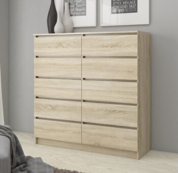 ĽUDÚŠKA120: Moderná elegancia v teplom odtieni duba Sonoma Moderné interiéry vyžadujú nábytok, ktorý kombinuje funkcionalitu s nadčasovým dizajnom. Predstavujeme ĽUDÚŠKA120, komodu, ktorá sa stane skvostom vášho bývania a splní všetky vaše očakávania v oblasti úložného priestoru.  Typ tovaru: Komoda, skrinka Materiál: Kvalitný a odolný LTD Rozmer: 121 x 120 x 40 cm  Farba: Prírodný a teplý odtieň duba Sonoma Vybavenie: 6 priestranných zásuviek a ďalšie úložné možnosti Štýl:  Moderné s dizajnovými rysmi Vzhľad: Výrazná a vysoká silueta  ĽUDÚŠKA120 v sebe spája tradičný prvok duba Sonoma s modernou konštrukciou. Jej vysoký vzhľad a priestranné zásuvky ponúkajú dostatok miesta pre všetky vaše veci, zatiaľ čo dizajnový vzhľad obohatí spálňu aj obývaciu izbu. Ak hľadáte nábytok, ktorý v sebe spája kvalitu, praktickosť a moderný vzhľad, potom je ĽUDÚŠKA120 ideálnou voľbou pre vás. Obohaťte svoj interiér o kúsok, ktorý kombinuje tradíciu s modernou. Siahnite po ĽUDÚŠKA120!