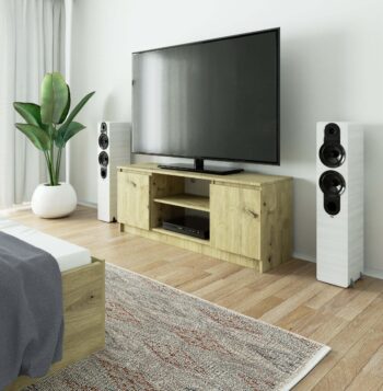 TV stolík ROMANA140: Moderný dizajn v odtieni duba Artisan TV stolík ROMANA140 predstavuje ideálne spojenie moderného dizajnu s elegantným odtieňom duba Artisan. Tento výrobok skvele zapadne do každej obývačky, ktorá si zakladá na zmysle pre detail a kvalitu materiálov.  Typ tovaru: TV stolík < strong>Materiál: LTD Rozmery: 55 x 140 x 40 cm Farba: dub Artisan< /li> Vybavenie: dvierka plné (skrinka) Štýl: moderné, dizajnové Počet políc: 2  Stolík ROMANA140 je navrhnutý tak, aby spĺňal nielen estetické očakávania, ale aj potreby praktickosti. Plné dvierka skrinky a dva integrované regály ponúkajú dostatok miesta pre všetky vaše zariadenia a televízne doplnky.