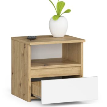 Nočný stolík LENKA40 Obohaťte svoju spálňu o kúsok moderného dizajnu s nočným stolíkom LENKA40. Tento elegantný stolík sa stane nielen praktickým, ale aj vizuálnym doplnkom vášho spoločného priestoru pre odpočinok. Parametre produktu:  Materiál: LTD Rozmer: 40 x 40 x 35 cm Farba: dub artisan + biela  Vlastnosti: tiché dovieranie Vybavenie: 1 zásuvka Štýl: moderné, dizajnové < /ul> Materiál LTD zaisťuje dlhodobú odolnosť a jednoduchú údržbu. Kombinácia farby dub artisan a bielej dodá vašej spálni svieži a moderný vzhľad. Vďaka funkcii tichého dovierania bude zásuvka stolíka vždy ticho a plynule zatvorená. LENKA40 nie je iba nočný stolík, je to tiež vyjadrenie štýlu a vkusu v jednom.