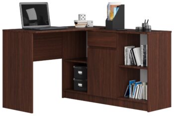CASPER: Elegancia v tmavom wenge  Predstavujeme CASPER, písací stôl, ktorý kombinuje moderný dizajn s funkcionalitou. Elegantný wenge povrch dodá vašej pracovnej stanici alebo detskej izbe luxusný vzhľad, zatiaľ čo jeho rohová konštrukcia šetrí miesto a zaisťuje, že všetko, čo potrebujete, bude vždy po ruke.   Typ tovaru: Písací stôl Materiál: Kvalitný a odolný LTD < strong>Rozmery: 79 x 120 x 126 cm - ideálna veľkosť pre každý interiér Farba: Hlboká a výrazná wenge  Vybavenie: 1 praktická zásuvka na uskladnenie nevyhnutností Štýl: Moderná s dizajnovým nádychom Tvar: Rohový - pre maximálne využitie priestoru Počet políc: 6 políc pre efektívnu organizáciu vašich potrieb   Stôl CASPER je nielen štýlový, ale aj praktický. Ideálna voľba pre tých, ktorí hľadajú funkčný kúsok nábytku s výrazným designom.