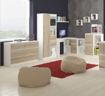 Písací stôl JIRÍ90L: Moderná elegancia v bielej a dube Sonoma  Predstavujeme JIRÍ90L – písací stôl, ktorý skvele kombinuje moderný dizajn s funkcionalitou. Tento stôl je dokonalým doplnkom pre detskú izbu, kancelária alebo pracovňu. Svojou kombináciou bielej a dubu Sonoma prináša svieži, ale zároveň teplý vzhľad do vášho priestoru.   Materiál: Vysoko kvalitný LTD, zaručujúci dlhú životnosť a odolnosť proti opotrebovaniu. Farba:  Osviežujúca biela v kombinácii s teplým odtieňom dubu Sonoma dodá vášmu priestoru príjemný a štýlový vzhľad. Rozmery: Perfektne vyvážené rozmery 77 x 90 x 50 cm ponúkajú dostatok priestoru pre prácu a zároveň šetria miesto v miestnosti. Vybavenie: 3 praktické zásuvky na uskladnenie všetkých vašich potrieb a výsuvná doska pre klávesnicu pre pohodlné písanie. Polička: Vďaka  jednej poličke máte ďalšie miesto na uskladnenie alebo na vystavenie vašich obľúbených dekorácií.  Ľavé prevedenie.  Ak hľadáte kombináciu štýlu a praktickosti, JIRÍ90L s kombináciou bielej a dubu Sonoma je ideálnou voľbou. Moderný dizajn a kvalitné materiály tohto písacieho stola vašu pracovnú či študijnú časť miestnosti povýšia na novú úroveň.