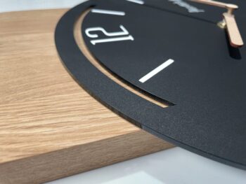 Dubové nástenné hodiny Geometric - čierne