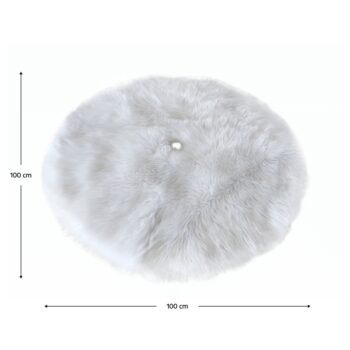 Umelá kožušina pod vianočný stromček Ebono s rozmermi 100x100 cm v elegantnej bielej farbe je ideálnym doplnkom pre váš interiér počas sviatočného obdobia. Táto moderná dekorácia od značky KONDELA prinesie do vášho domova pocit útulnosti a luxusu, pričom jej svetlá farba dokonale ladí…