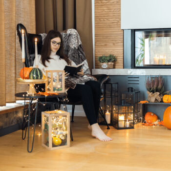 Predstavujeme vám kovový lampáš Elijar Typ 3 s výškou 56,5 cm v elegantnej čiernej farbe. Tento moderný a štýlový doplnok je ideálny pre interiérové použitie, kde dodá vášmu priestoru jedinečný vzhľad a atmosféru.