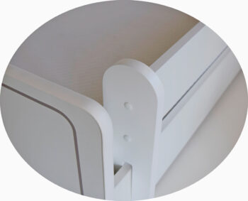 Doprajte Vašim ratolestiam to najlepšie, čo im môžete dať v podobe detskej postele s matracom a úložným priestorom ELIN 80x160 cm v nádhernej kombinácii bielej s jemným ružovým vzorom srdiečok. Farba použitá na náter je ekologická a odolná voči ošúchaniu. Súčasťou postele je praktický úložný…