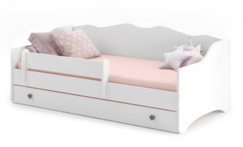 Doprajte Vašim ratolestiam to najlepšie, čo im môžete dať v podobe detskej postele s matracom a úložným priestorom ELIN 80x160 cm v nádhernej kombinácii bielej s jemnými sivými úchytkami v tvare srdiečok. Farba použitá na náter je ekologická a odolná voči ošúchaniu. Súčasťou postele je praktický…