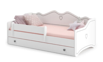 Doprajte Vašim ratolestiam to najlepšie, čo im môžete dať v podobe detskej postele s matracom a úložným priestorom ELIN 80x160 cm v nádhernej kombinácii bielej s jemným sivým vzorom srdiečok. Farba použitá na náter je ekologická a odolná voči ošúchaniu. Súčasťou postele je praktický úložný priestor…