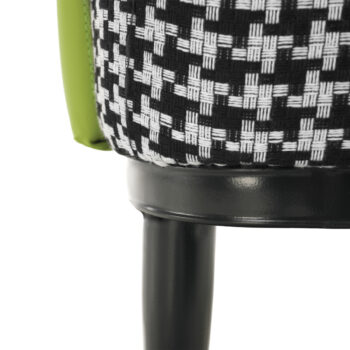 Predstavujeme vám dizajnové kreslo Emren, ktoré vyniká svojím moderným vzhľadom a elegantnou kombináciou farieb čiernobielej, zelenej a čiernej. Toto klasické kreslo je ideálnym doplnkom do každého interiéru, kde sa stane nielen praktickým miestom na sedenie, ale aj štýlovým prvkom vášho domova.…