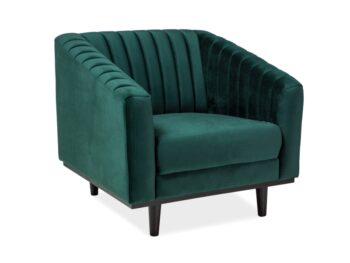 Čalúnené široké kreslo s drevenými nožičkami vo farbe wenge. Toto kreslo Vám zabezpečí pohodlné sedenie. Vhodné do interiérov v škandinávskom štýle.Kreslo je vhodné do obývačky, jedálne i reštaurácie či kaviarne. Kreslo je očalúnené zelenou zamatovou látkou s ozdobným pruhovaným prešívaním chrbtovej opierky a bokov. Kreslo je dostupné aj v ďalších farbách na výber. Ozdobné prešívanie dodáva kreslu eleganciu.Rozmery kresla:Celková výška: 83 cmVýška sedáku: 43 cmHĺbka kresla: 60 cmŠírka kresla: 83 cm