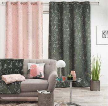 Elegantný záves zdobený lesklým strieborným vzorom 140x260 cm