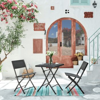 Predstavujeme vám záhradný set z umelého ratanu Faruk v elegantnej čiernej farbe, ktorý je ideálnym doplnkom pre vašu záhradu. Tento moderný a štýlový set od značky KONDELA je navrhnutý tak, aby poskytoval pohodlie a estetický vzhľad pre vaše vonkajšie priestory.