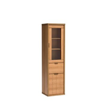 Sektor FINEST je v štýle modernej elegancie. Stane sa vynikajúcim výberom do vašej obývačky, jedálne či spálne. Charakteristickým znakom nábytku je jeho štýlové a elegantné zdobenie na prednej časti.Táto spálňová zostava je vyrobená z kvalitných LTD dosiek. Sú nenáročné na údržbu. Hrany sú chránené ABS hranou. Zadná časť nábytku je z HDF dosky.Farebné prevedenie: dub karamel. Obývacia zostava sa skladá z:vitrína - rozmery (š,v,h): 50 x 187,4 x 40,6 cmkombinovaná komoda - rozmery (š,v,h): 117,5 x 90 x 40,6 cmtelevízny stolík - rozmery (š,v,h): 159 x 53 x 40,6 cmManželská posteľ je vrátane roštu! Matrac je potrebné si dokúpiť vo veľkosti 160 x 200 cm, resp. 2 x 80 /200 cmDodávame v demontovanom stave.