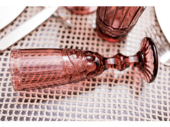 Poháre sú navrhnuté…