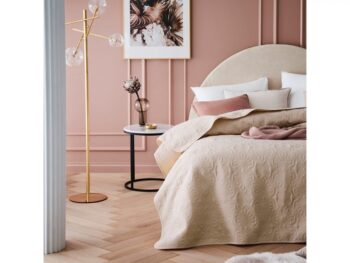 Fenomenálny béžový prehoz na posteľ s ornamentálnym prešívaním 240 x 260 cm