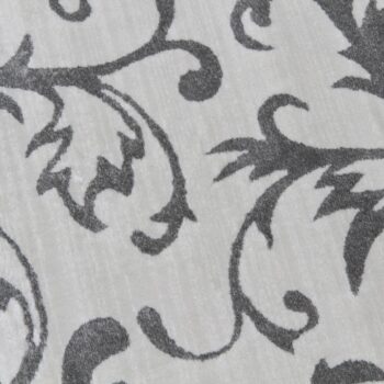 Koberec GABBY 160x235 cm je výborným riešením ak rozmýšľate, že by ste chceli oživiť vašu podlahu niečím zaujímavým. Koberec je vyrobený zo 100% polypropylénu v jemnej krémovej farbe so sivým vzorom. Ukrýva v sebe harmóniu a pohodu, ktorá očarí aj tú najnáročnejšiu návštevu. Vynikne v obývacej izbe…