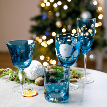 Predstavujeme vám elegantný pohár na víno Gaira Typ 1, ktorý je ideálnym doplnkom pre každú domácnosť. Tento set obsahuje šesť pohárov s objemom 500 ml, čo zaručuje dostatok miesta pre vaše obľúbené víno. Poháre sú vyrobené z kvalitného skla, ktoré je nielen odolné, ale aj…