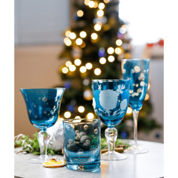 Predstavujeme vám elegantný pohár na víno Gaira Typ 1, ktorý je ideálnym doplnkom pre každú domácnosť. Tento set obsahuje šesť pohárov s objemom 500 ml, čo zaručuje dostatok miesta pre vaše obľúbené víno. Poháre sú vyrobené z kvalitného skla, ktoré je nielen odolné, ale aj…