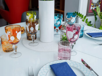 Predstavujeme vám elegantný pohár na víno Gaira Typ 1, ktorý je ideálnym doplnkom pre každú domácnosť. Tento set obsahuje šesť pohárov s objemom 500 ml, čo zaručuje dostatok miesta pre vaše obľúbené víno. Poháre sú vyrobené z kvalitného skla, ktoré je nielen odolné, ale aj…